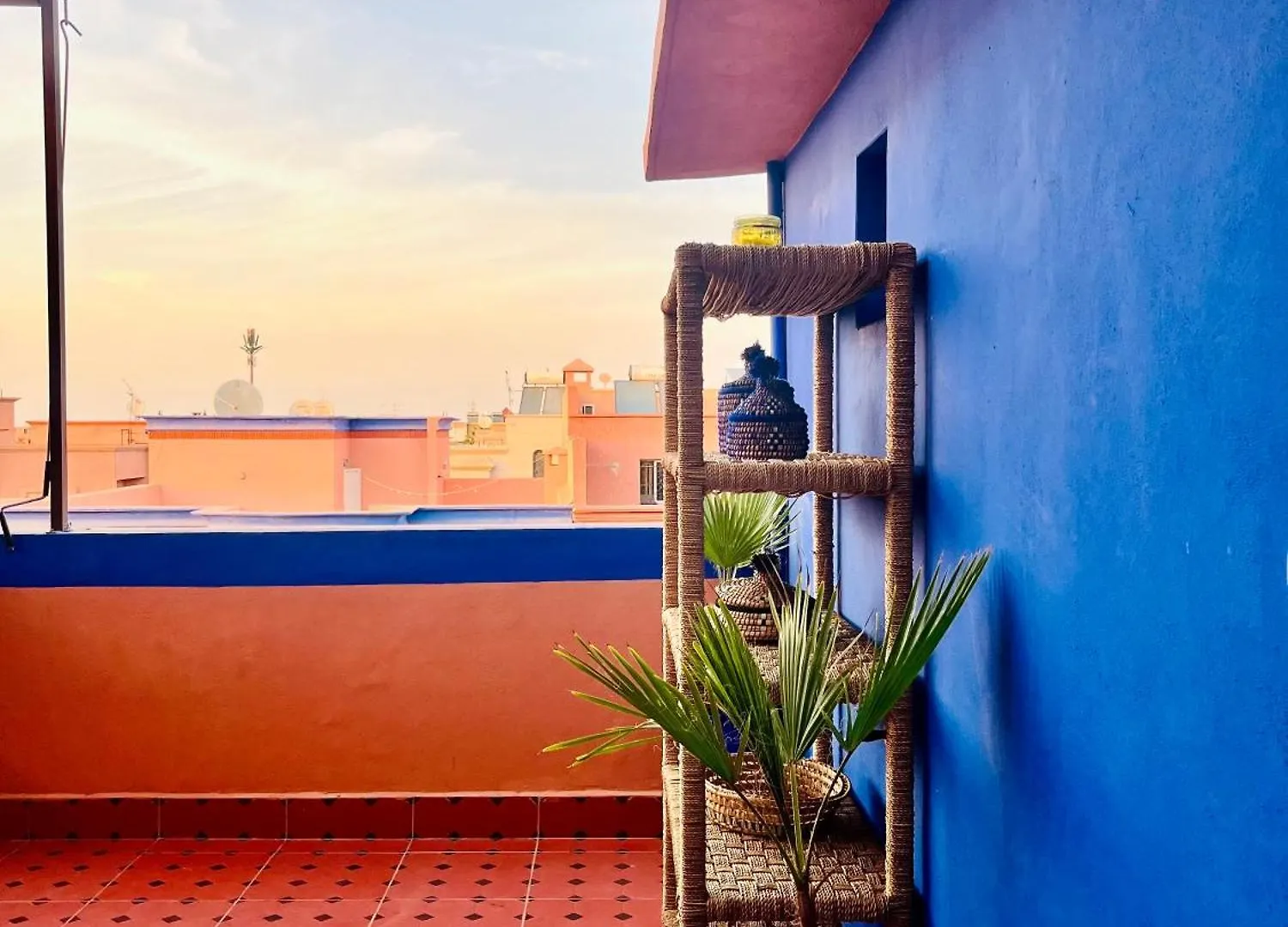 Apartment with nice private terrace&parking Appartement avec jolie terrasse privée et parking Marrakesh