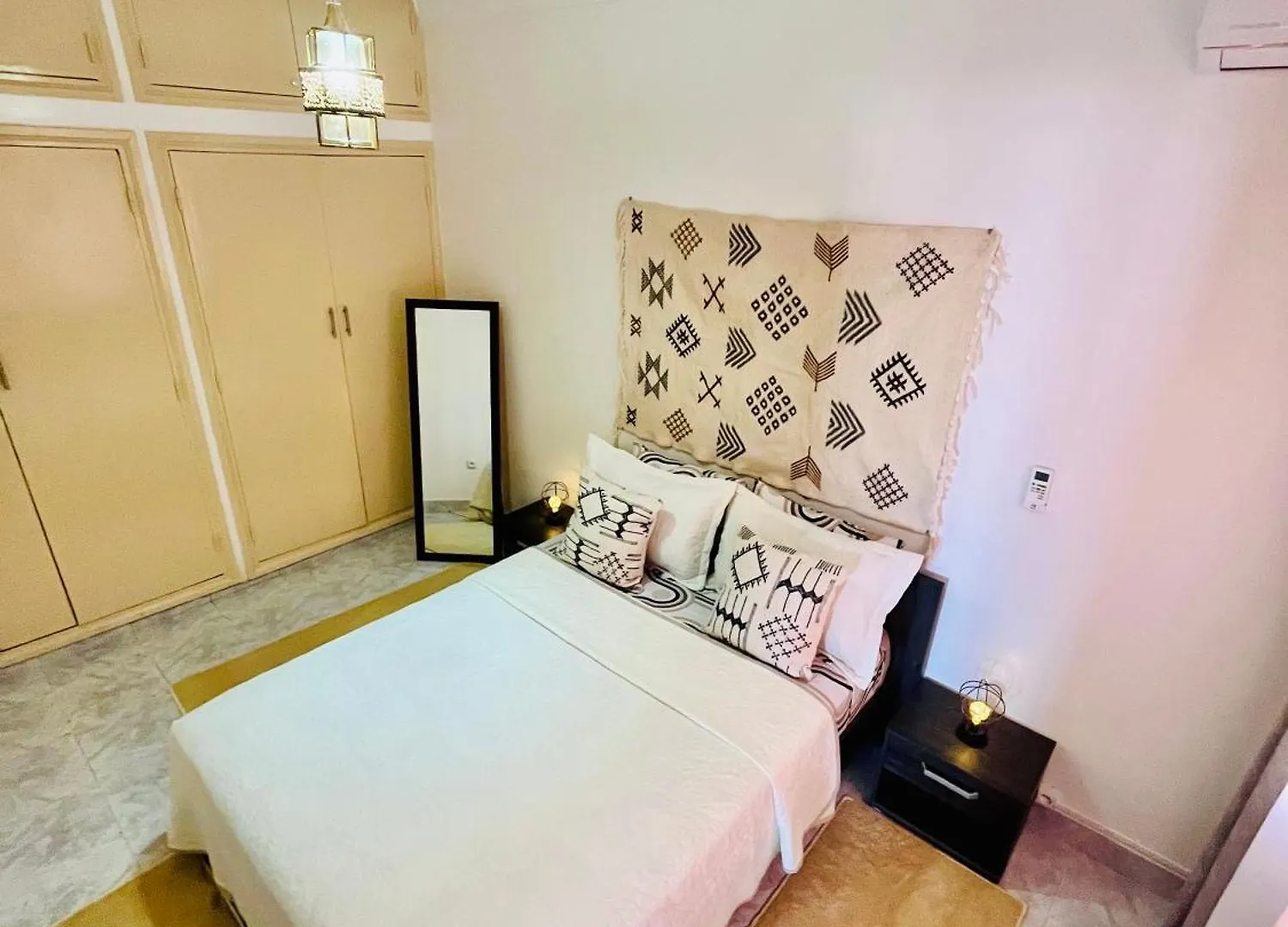 Apartment with nice private terrace&parking Appartement avec jolie terrasse privée et parking Marrakesh Maroc